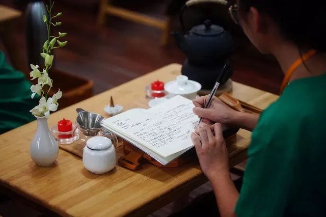 洗杯之道，茶文化与哲学的深度对话