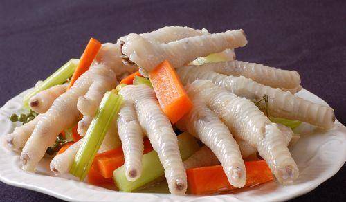 鸡爪魅力无法挡，回味无穷尝不够！