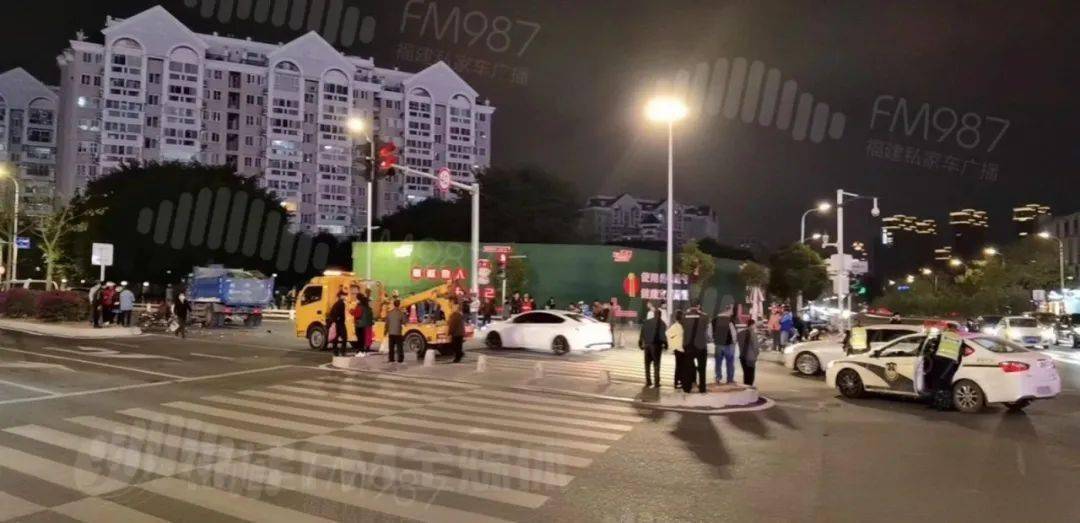 唐山步行街突发事件震惊目击！