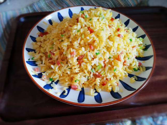 夜市高效炒饭：夜宵摊炒饭 