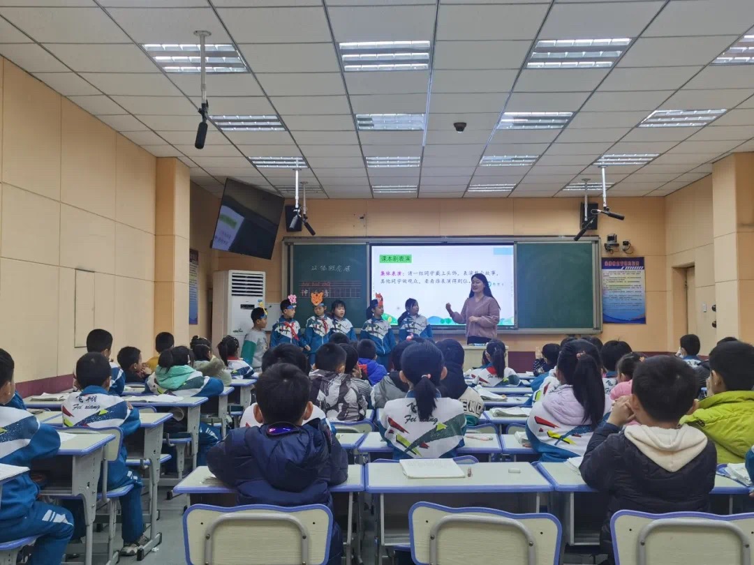 落实学校双减政策展牌：学校落实双减政策报道 