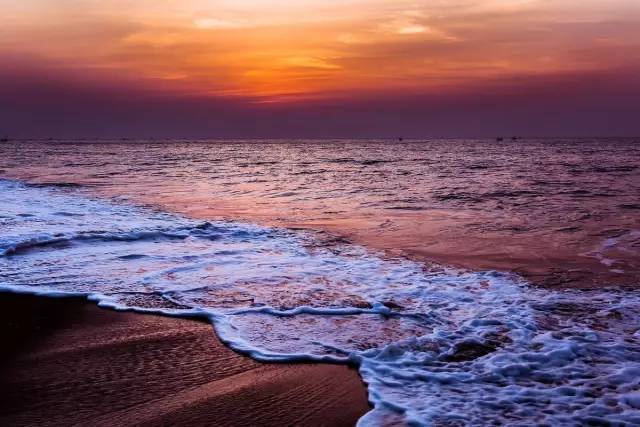 银滩日落实况：银滩日出照片 