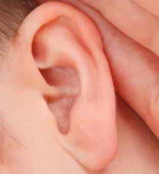 突发耳聋目眩：突发性耳朵聋有眩晕好治疗吗 