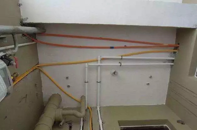 楼房上电线安装规范：楼房安装电怎么布线管 