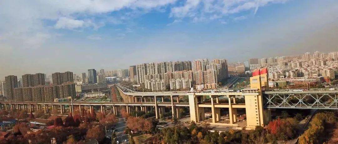 老杨带你探索城市秘境，西郊旅游攻略大放异彩！