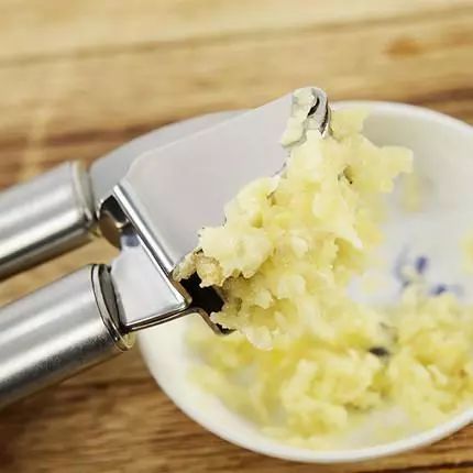 蒜泥制作秘诀，快速高效做法，厨房小窍门全攻略