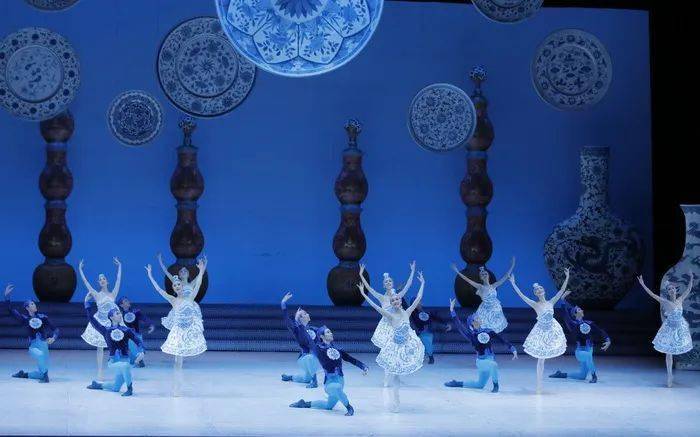 专题摄影版面设计艺术，视觉盛宴的视觉语言魅力