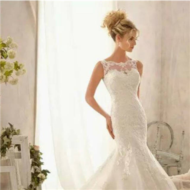 婚纱独家款式图片欣赏：婚纱图片大全2020款女单人 