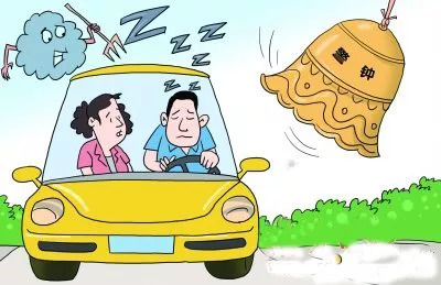 开车突发抽筋：开车抽筋停车违反交规吗 