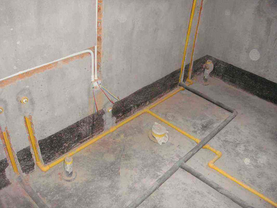 厕所安装水管规范和要求： 