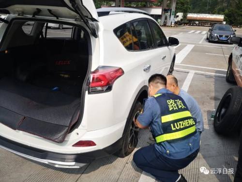 云梧高速突发事故，紧急救援与处置瞬间展开