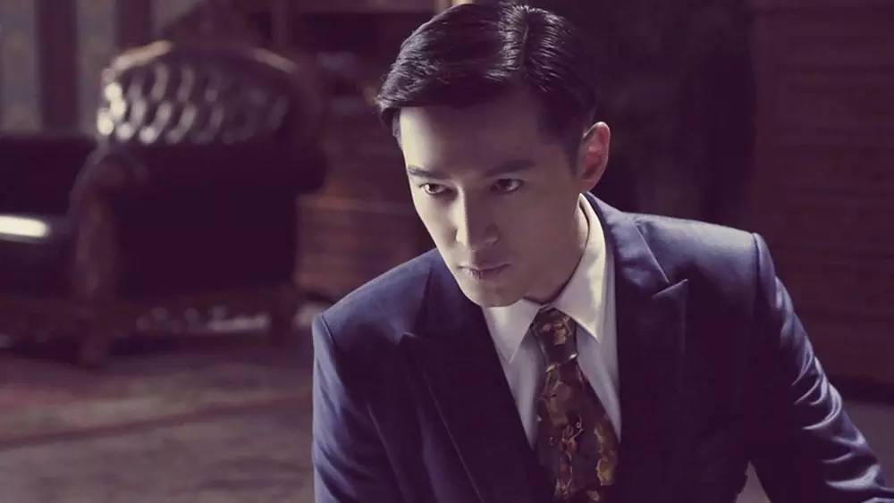 独家记忆胡歌，演艺之路的闪耀之星