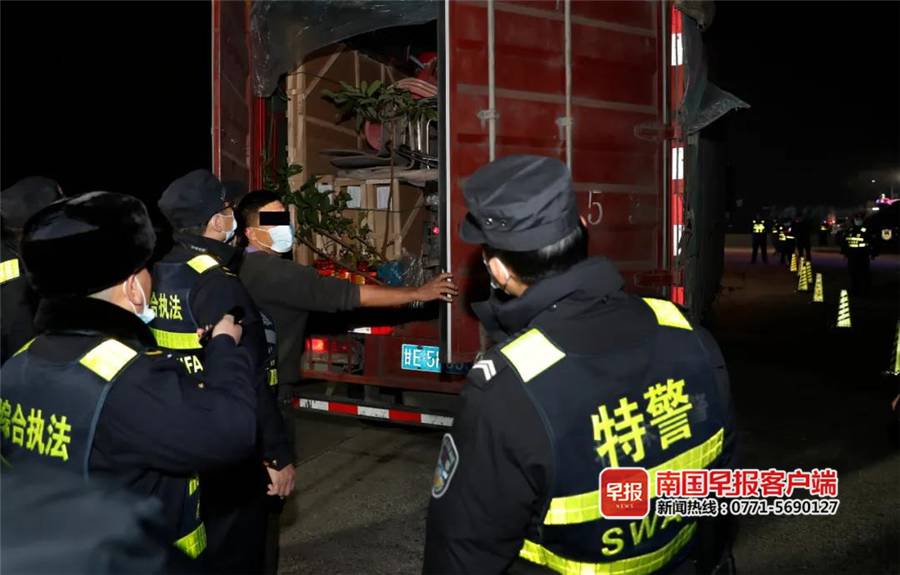 芒市警方重拳打击赌博活动,抓赌新闻头条!