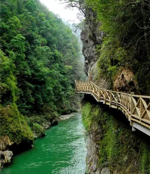 中国十大最高栈道排行榜，震撼心灵的天际之路！
