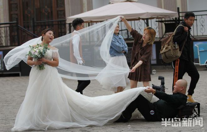 浪漫婚纱摄影，定格甜蜜爱情瞬间！