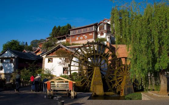 云南丽江夏季旅游攻略全攻略，畅游浪漫古城！