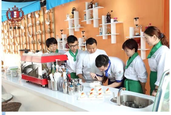 奶茶制作技艺殿堂，揭秘前十名培训学校的排名与技艺传承