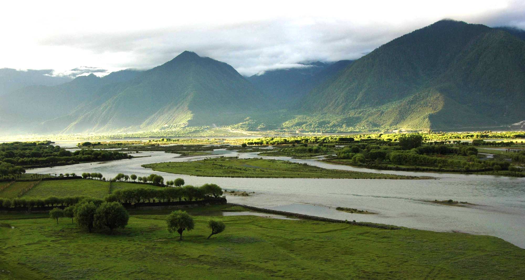 西宁至拉萨旅行攻略大全，畅游高原美景必看的几个要点