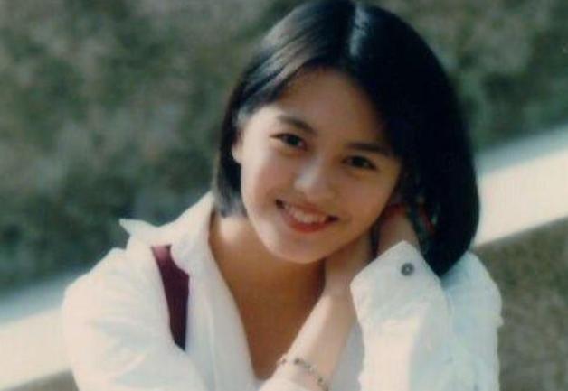 梁咏琪1999年音乐青春不断燃爆乐坛风采