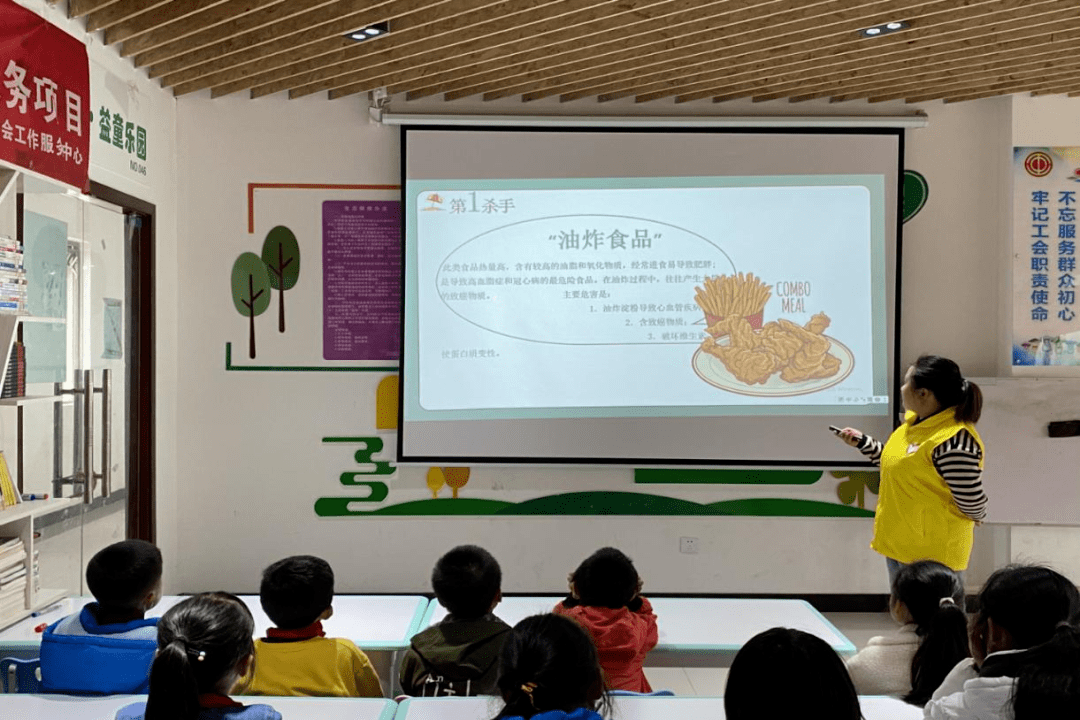 社区关工委机构落实，关爱与和谐之基石构建