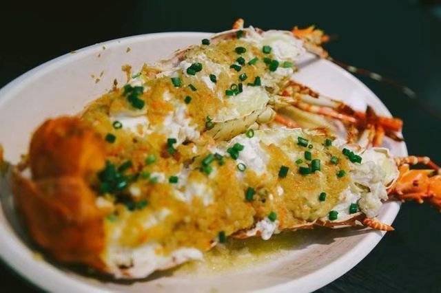 海口美食探秘，捞饭地标之旅，品味独特美味