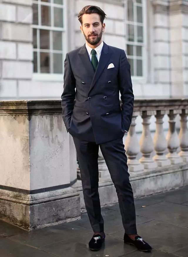 西服礼仪规范全解析，打造优雅职场形象