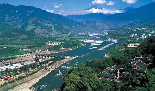 都江堰惊艳瞬间，最新图片大放送！