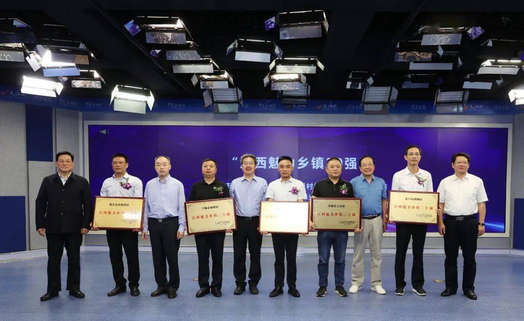 世界十大搏击排名榜单揭晓！搏击高手对决，谁技高一筹？