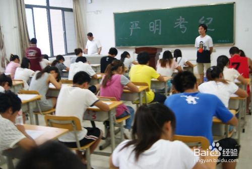 中考监考教师突发疾病，责任与关爱的紧急考验