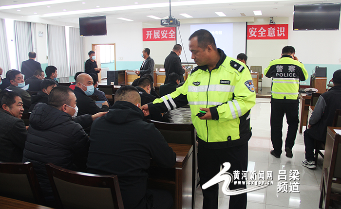 交警进企业共筑安全防线，落实主体责任，开启交通安全新篇章