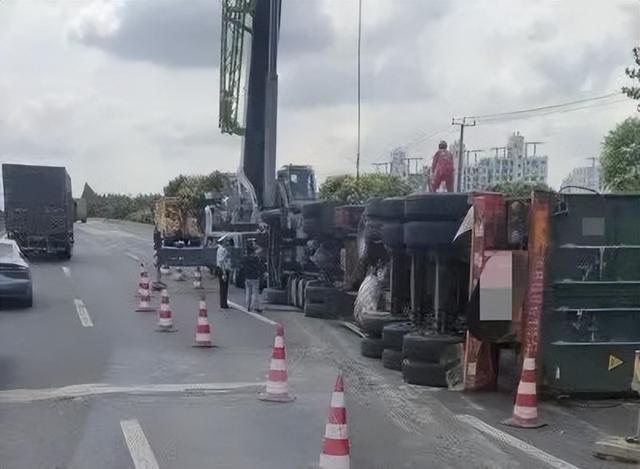 虹口区工地突发事故最新进展，今日事故现场情况报道