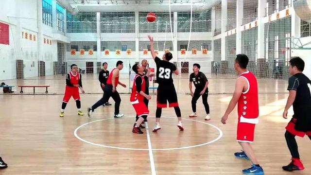 忠心耿耿 第3页