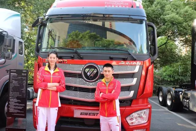 路人货车被砸事件最新视频关注，事件背后真相探寻与社会关爱呼吁