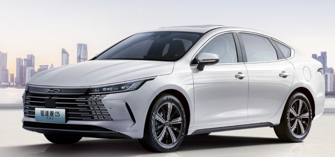 比亚迪降价背后的策略,是否亏本?最新消息深度解析
